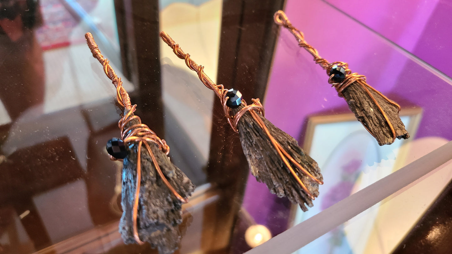 Kyanite copper broom