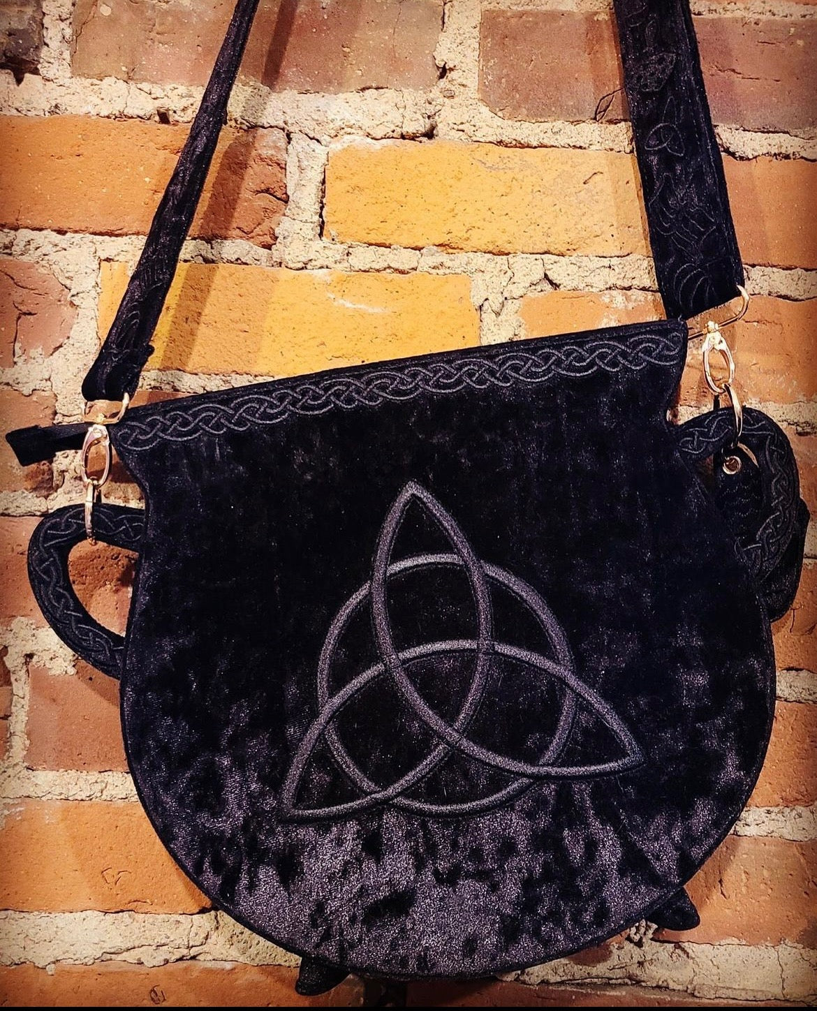 Folkloress X L'appel Du Vide collab cauldron bag. BLACK